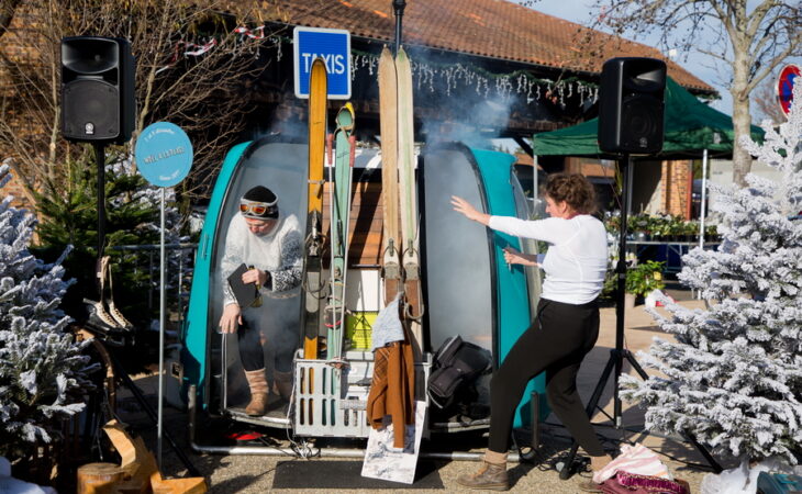 Sur les pistes des fifties by Acta Fabula – télécabine photobooth